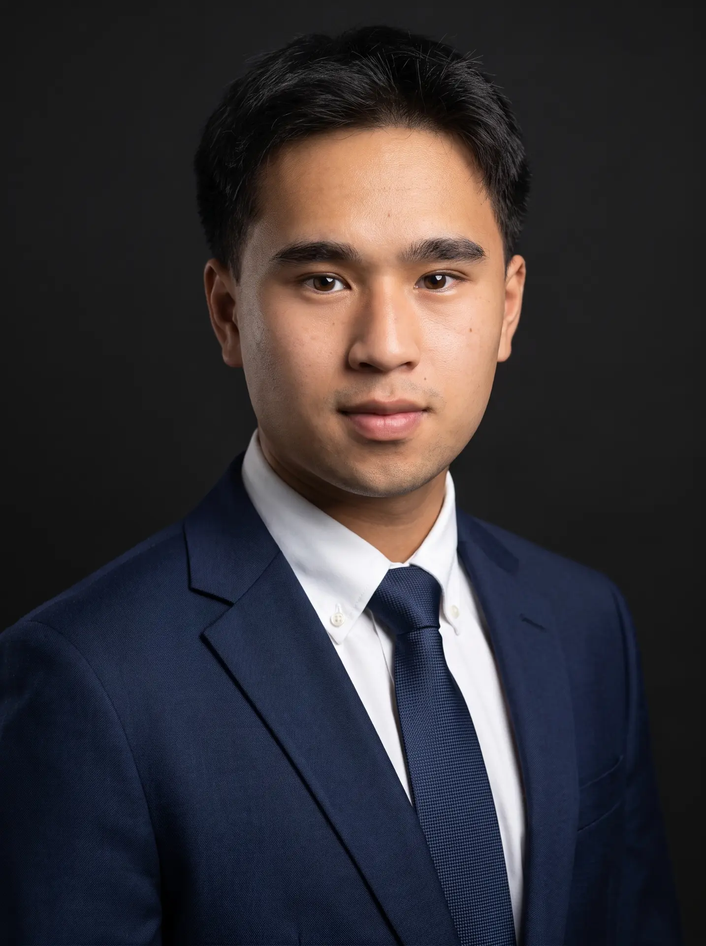 Cong Minh Nguyen, Finanzberater bei CMN Finance